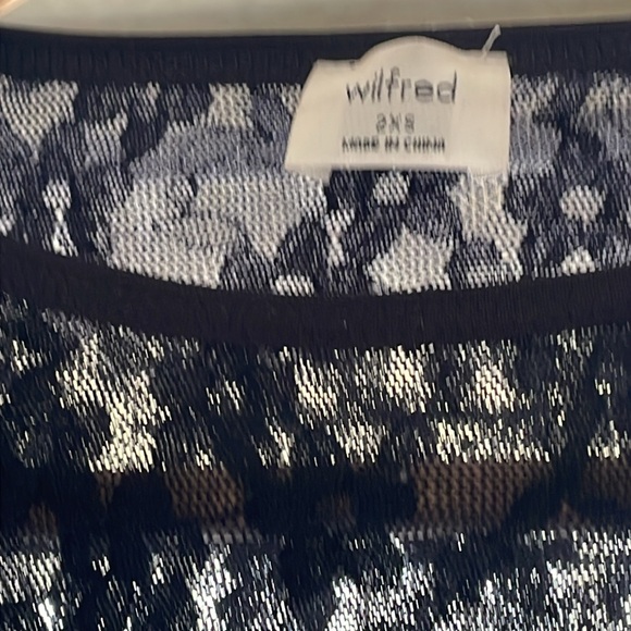 Wilfred Aritzia 2XS lace long sleeve top black lace. - Picture 4 of 4